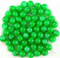  Perles 4 mm rondes en verre tchèque 
Vert
Diametre du trou 1 mm
X 100 