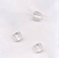 Perles square 6 mm
2 trous diametre 0.6 mm
crystal
X 20