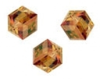Perles cubes Swarovski 4 mm ( 5601 )
Crystal cooper
X 8