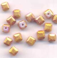  Cubes en crystal 
6 mm
X 25