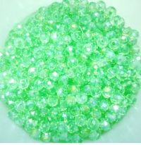 Perles crystal 3 x 4 mm
Vert
X 50