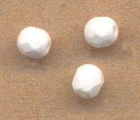  PERLES FACETTES DE BOHEME
4mm 
Silk mat White
X 100
