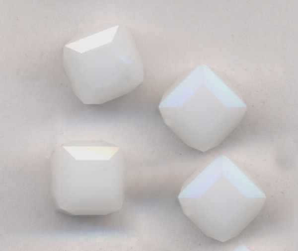 Perles cubes Swarovski 6 mm ( 5601 ))
White alabaster
X 1